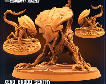 Alien Brood Sentry Miniature by Micha Gerhardt - Papsikels Xenomorph Figure for RPG and Tabletop Gaming