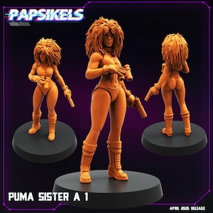Puede incluir: Una figura en miniatura impresa en 3D de un personaje femenino con cabello naranja, que lleva un atuendo negro y naranja y sostiene un arma. La figura está de pie sobre una base circular negra. El texto "PUMA SISTER A 1" está impreso debajo de la base.