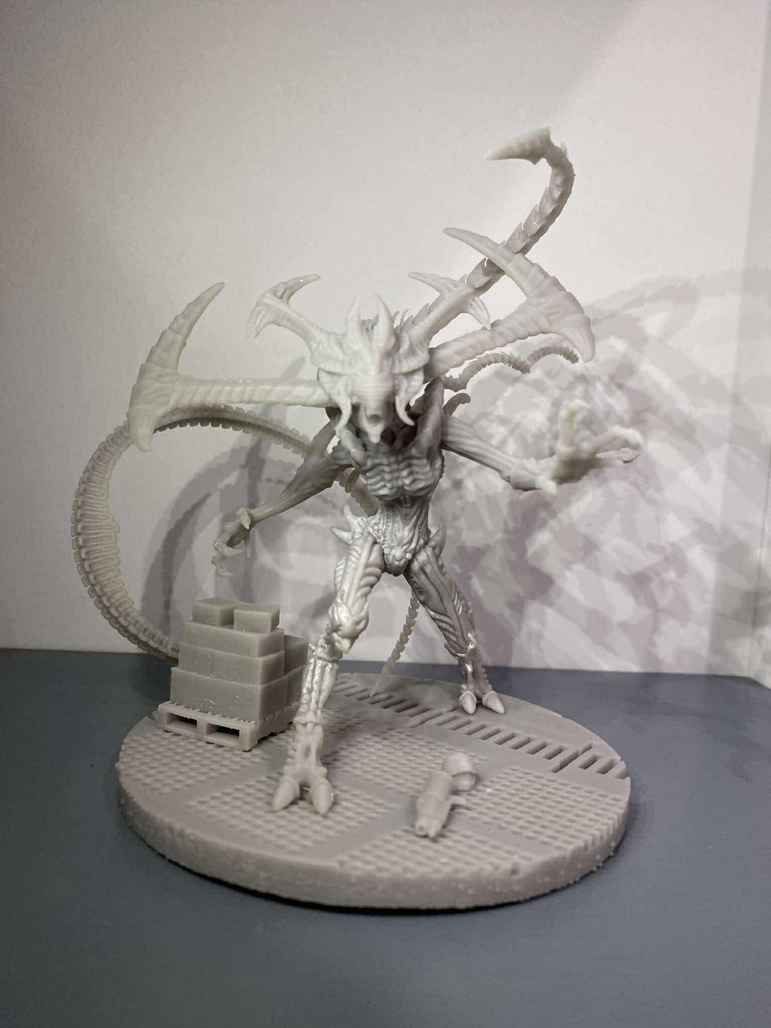 Xenomorph Diablo Resin Miniature: Papsikels Exclusive Alien Queen