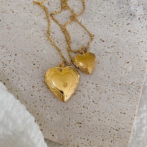 Heart Locket Necklace with Photo - Gold Heart Necklace - Photo Necklace in Gold - Anniversary Gift - Mom Gift - Christmas Gift