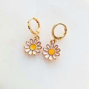 Little Daisy Flower Charmed Hoop Earrings In Sterling Silver - Cute Fl – Silver Rain Silver