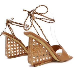 難ありDeuxiemeClasse VICINI STRAP SANDAL 38 Vicini Design by Giuseppe Zanotti Beige Leather Wedge Slide