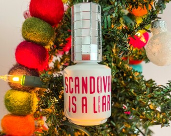 Scandoval es un adorno navideño mentiroso