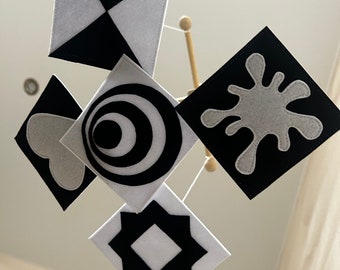 Black and white baby mobile High contrast baby mobile High contrast baby toy Baby mobile Montessori newborn Newborn mobile Contrast cards