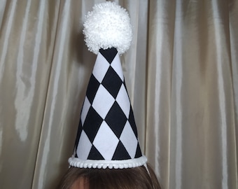 Fantasia de palhaço em preto e branco, fantasia de arlequim, fantasia de bobo da corte, chapéu de palhaço, fantasia de pierrô, chapéu de pierrô, circo, Halloween, infantil, adulto