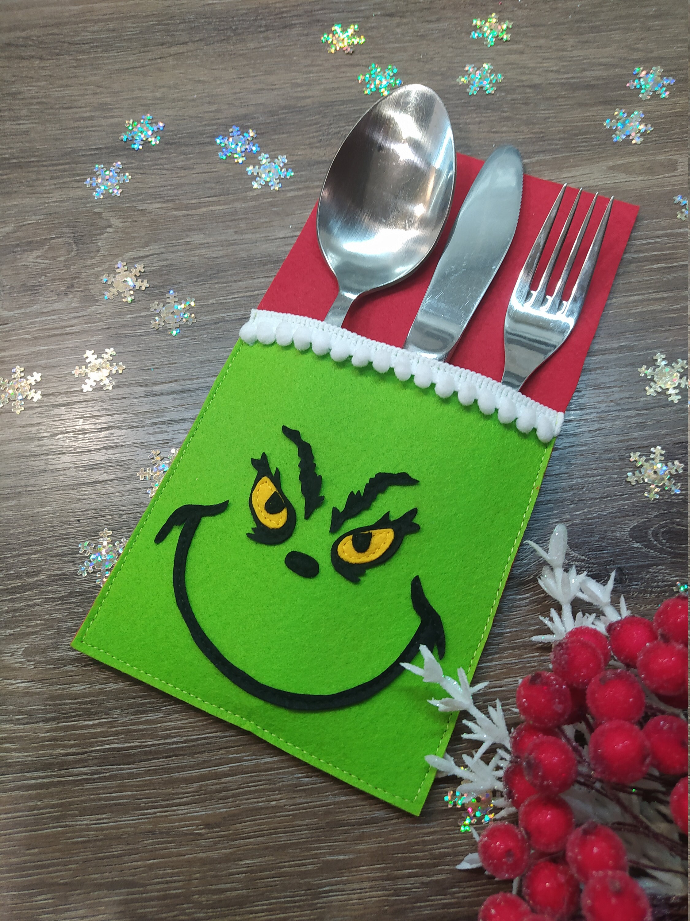 Grinch plates Grinch Christmas decorations Grinch birthday Etsy