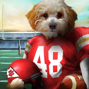 Puede incluir: Un perro blanco y marr&oacute;n que lleva una camiseta de f&uacute;tbol roja con el n&uacute;mero 48. El perro sostiene un casco de f&uacute;tbol rojo y un bal&oacute;n de f&uacute;tbol marr&oacute;n. El fondo es un campo de f&uacute;tbol verde con una porter&iacute;a en el fondo.