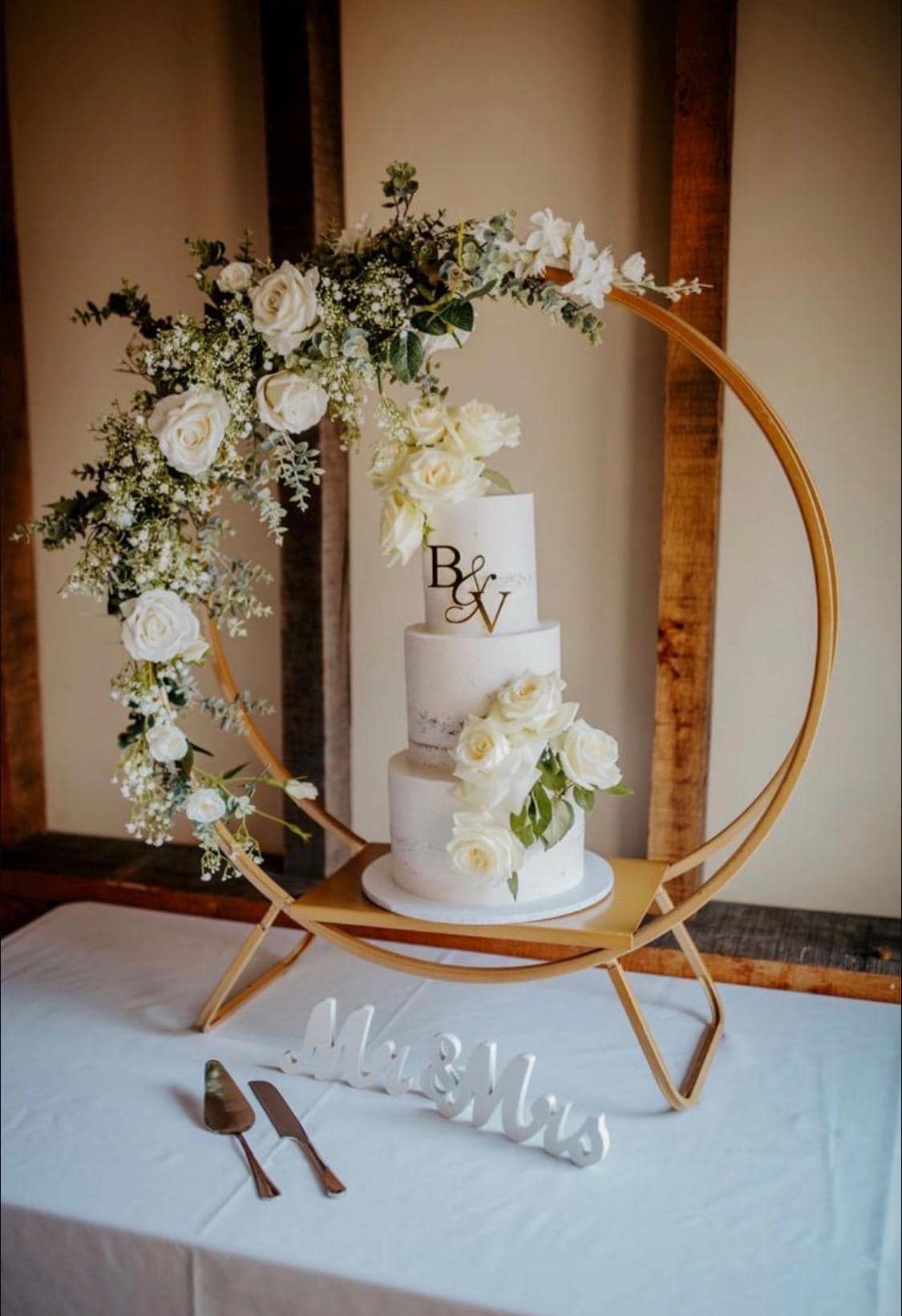 acrylic floating cake stand wedding modern design, gold hoop cake stand boho wedding decor