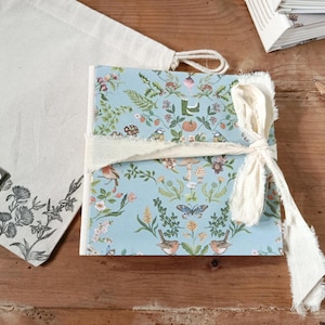 Klein aquarelschetsboek, lentenatuurdagboek voor kunstenaars, handgemaakt reiskunstdagboek, kunstenaarscadeau voor vrouwen.