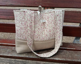 Borsa tote trapuntata con motivo floreale – Borsa a tracolla in cotone stile cottagecore con tessuto a nido d'ape beige, borsa per tutti i giorni realizzata a mano