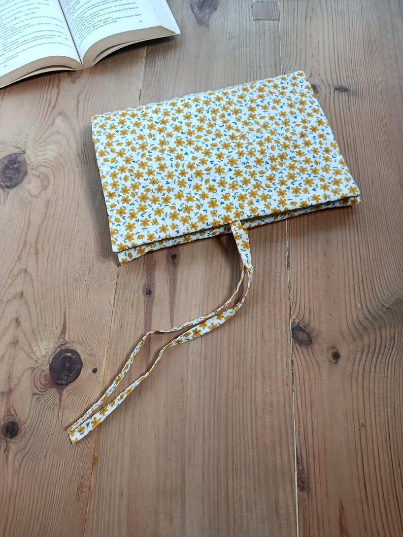 A5 Book Sleeve With Pen Pocket, Padded Journal Cover, Floral Fabric ...
