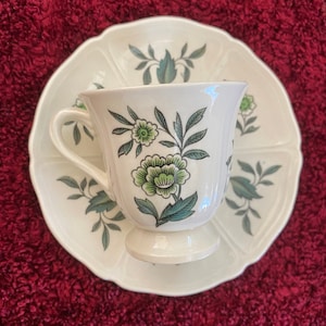Wedgwood Barlaston Green Leaf Queen's Shape filiżanka do herbaty z nóżką i spodkiem