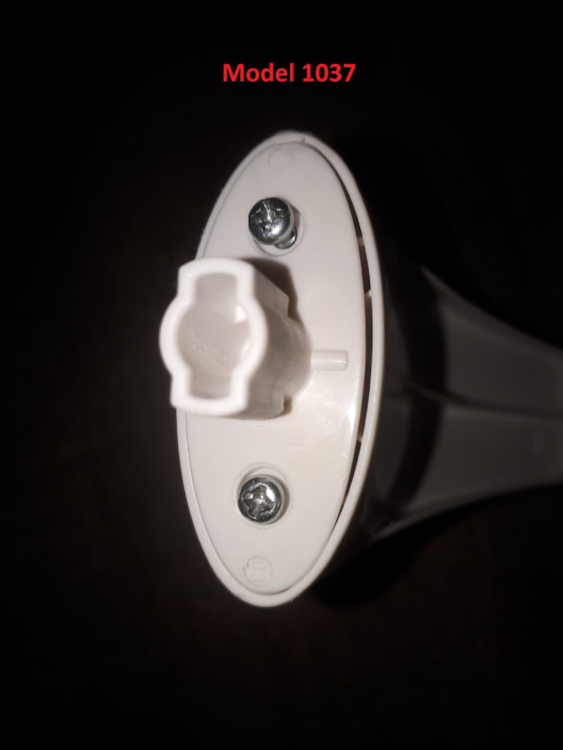 close up of lion pride 3d printed attachment for mamaroo toy bar model 1037