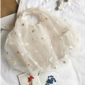 White Embroidered Daisy Print Shopping Bag