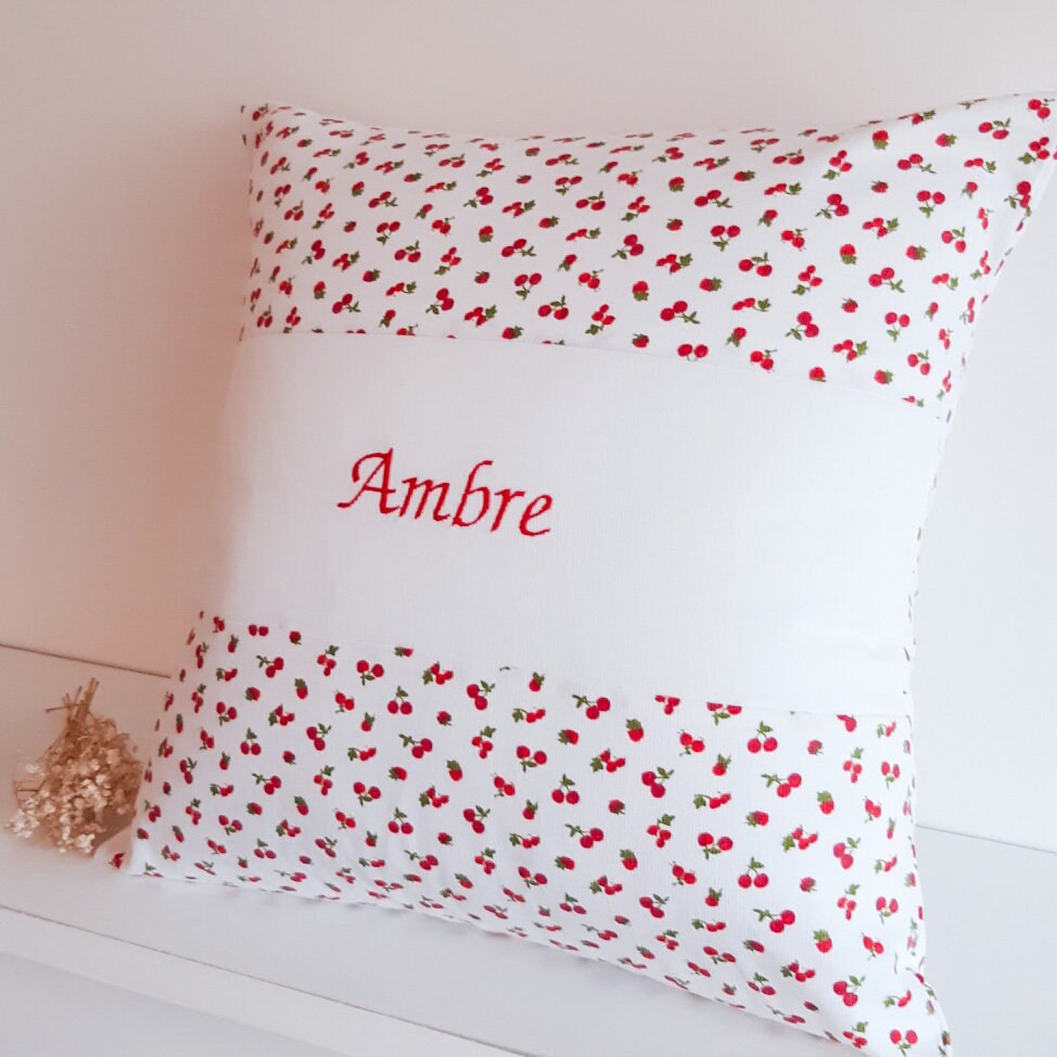 Coussin Décoratif Pour Bébé et Enfant avec Prénom Brodé