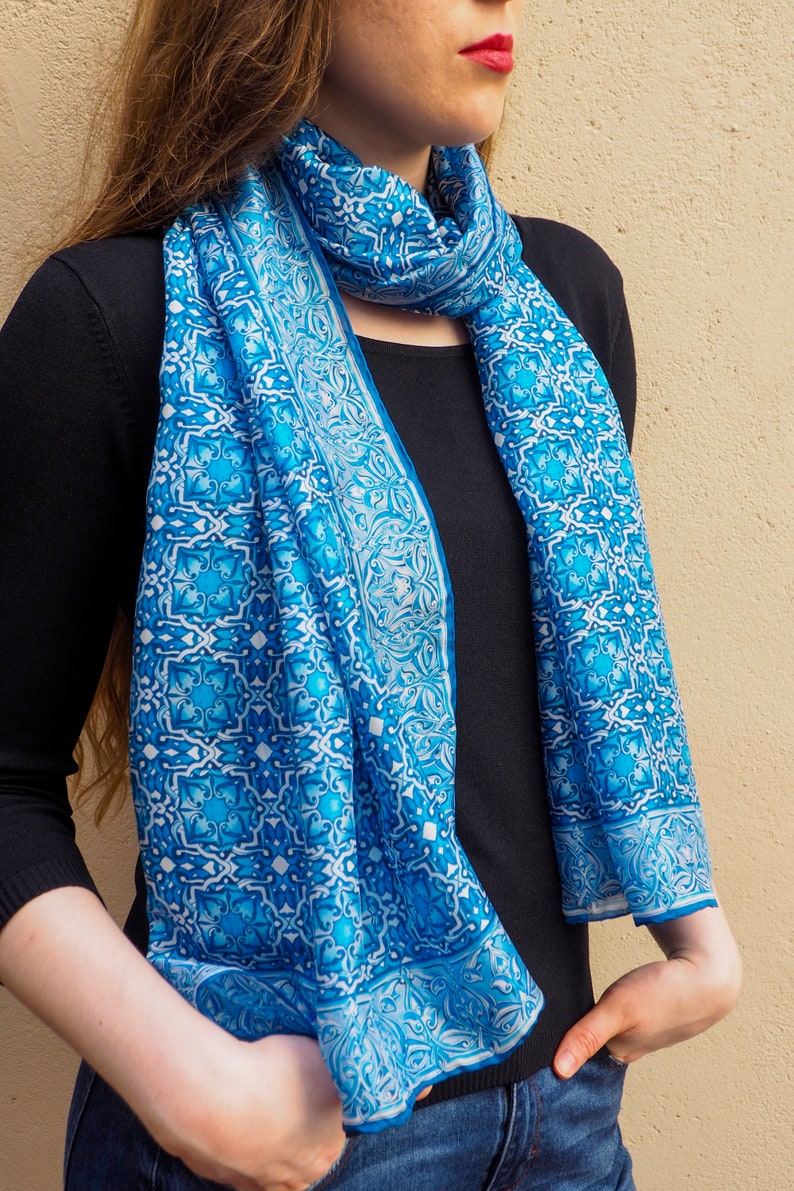 Foulard en soie pour femme, bandeau d'art en mosaïque marocaine, grand châle 71x25, foulard en soie, enveloppement de cheveux bleu, foulard en soie, ourlé à la main image 8