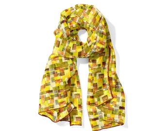 Écharpe en soie jaune avec un imprimé traditionnel balinais Ikat, grand châle de 71 x 25 pouces pour femmes et hommes, foulard en soie pour elle