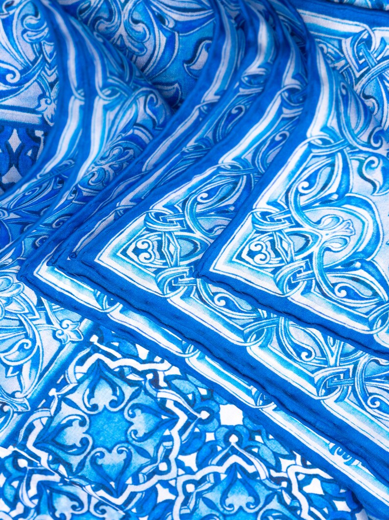Foulard en soie pour femme, bandeau d'art en mosaïque marocaine, grand châle 71x25, foulard en soie, enveloppement de cheveux bleu, foulard en soie, ourlé à la main image 4