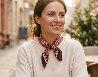 Lenço quadrado vermelho de seda com estampa de geometria islâmica, lenço para bolsa, lenço de pescoço exclusivo para mulheres e homens.