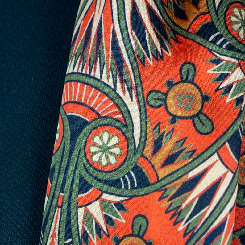 Sciarpa di seta pura al 100% con motivo etnico senza cuciture e stampa floreale, sciarpa testa di seta satinata versatile e colorata, scialle grande 71x25 immagine 6