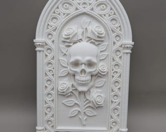 Placa de pared con calavera y rosa góticas - Marco ornamentado impreso en 3D / Decoración gótica oscura para el hogar