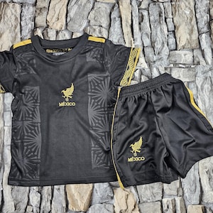 T-shirt de Mexico para niños, camiseta de fútbol, jersey de Niño Mexico, Includes t-shirt and shorts.