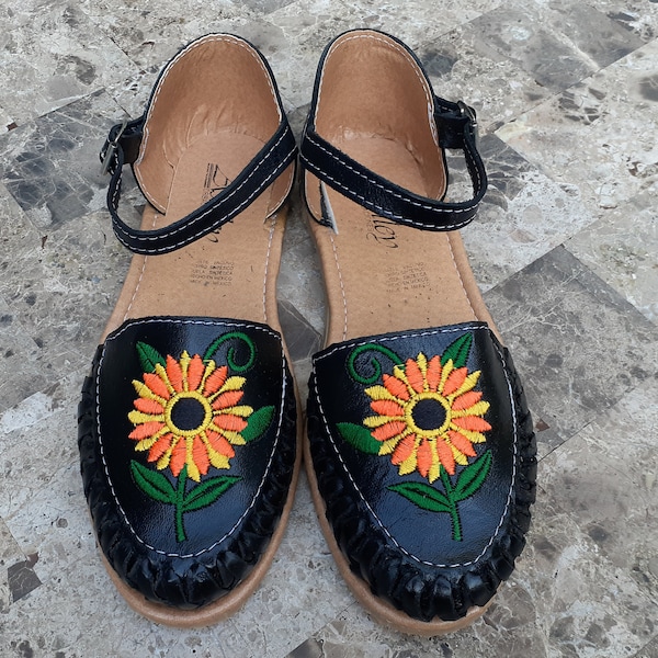 Women's Mexican Handmade Leather Sandals | Huaraches Mexicanos | Mexican Sandals | Sandalias de Piel | SUNFLOWER Embroidery