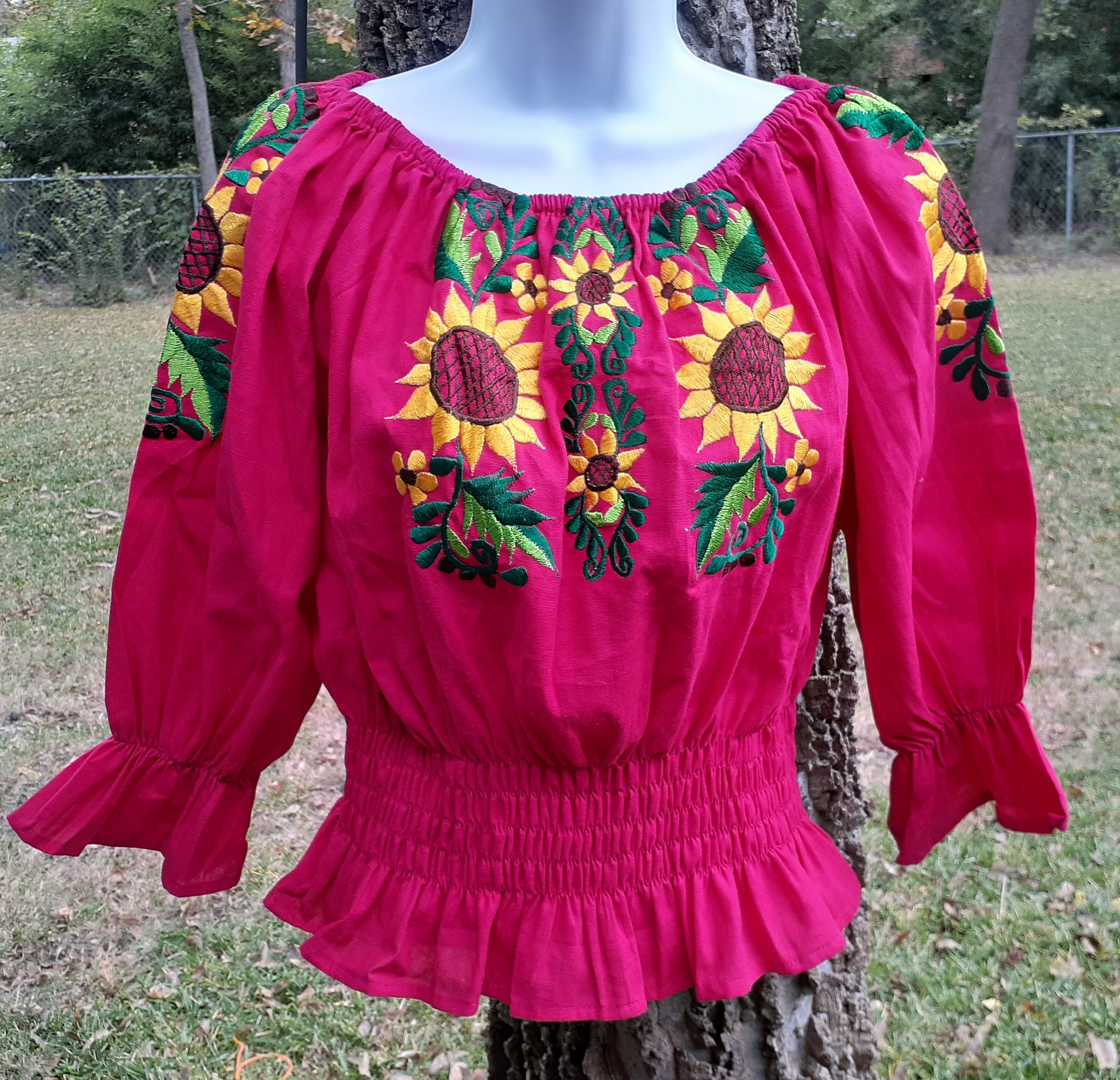 Blusas con online rosas bordadas