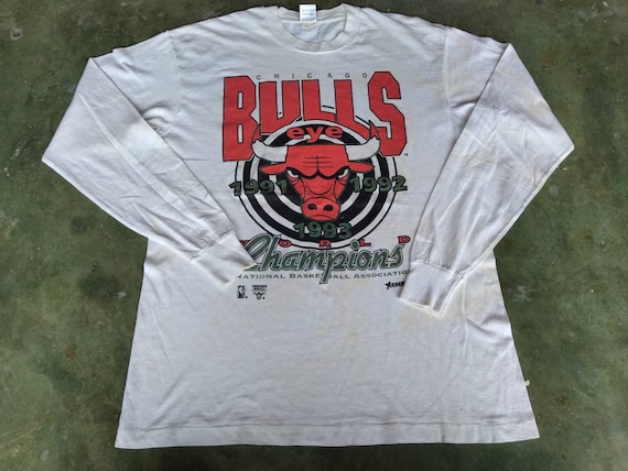 Vintage 90's Chicago Bulls Eye Champions Long Sle… - image 2