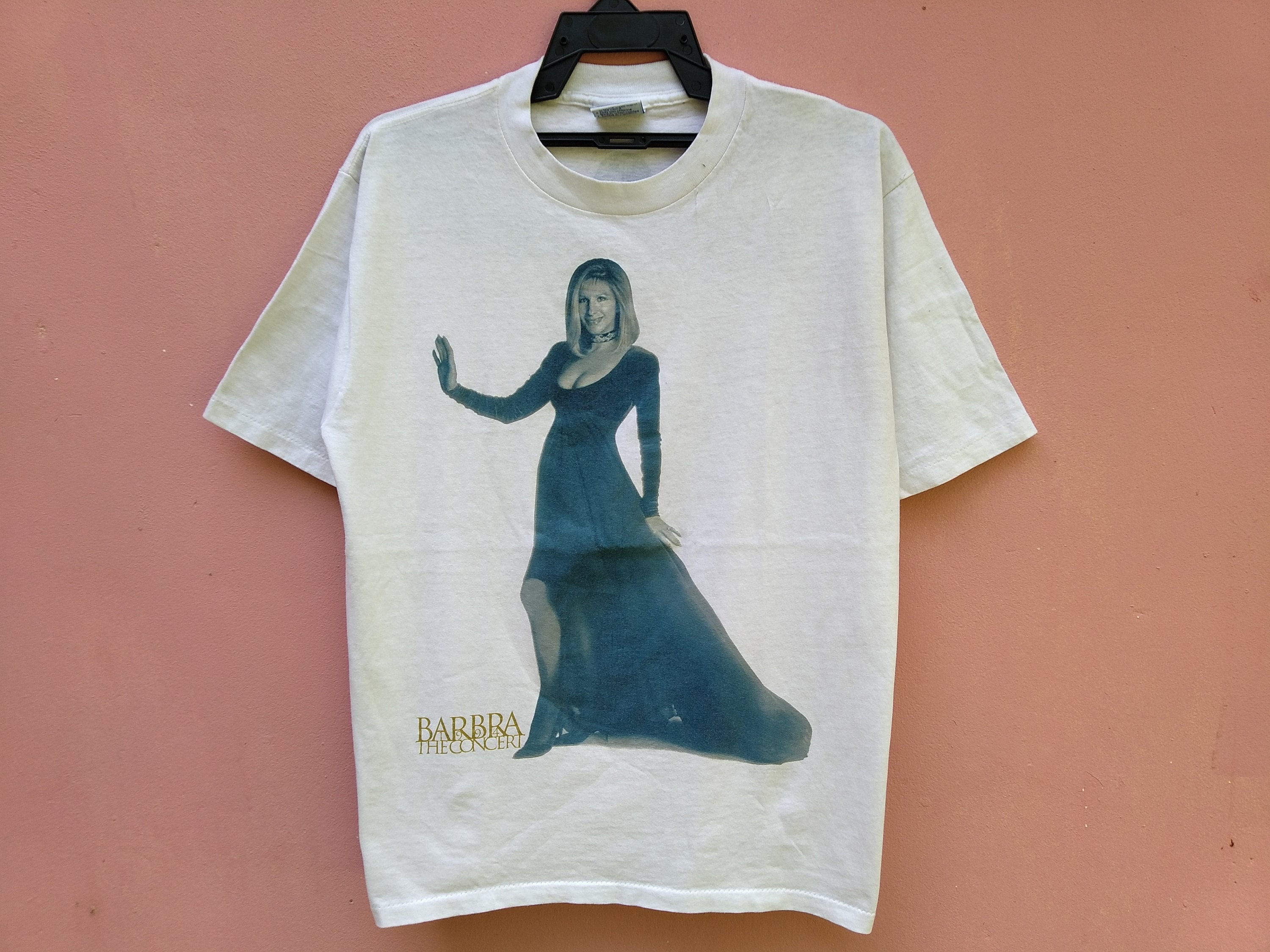 バーバラストライサンドBarbra The Concert Tシャツ Vintage Barbra Streisand the Concert Medium White T Shirt American