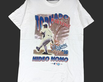 Dodgers NOMO THE TORNADO Tシャツ Vintage Hideo Nomo Tornado Warning #16 Los Angeles Dodgers MLB