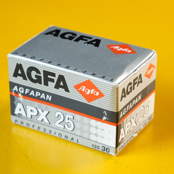 Film photographique Agfa Agfapan APX 25 noir et blanc 35 mm expiré - 25 ISO - film pour appareil photo