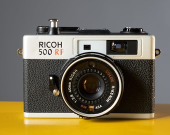 Ricoh 500 RF 35mm Analogue Compact Film Camera + Free Roll Of Film - Photography