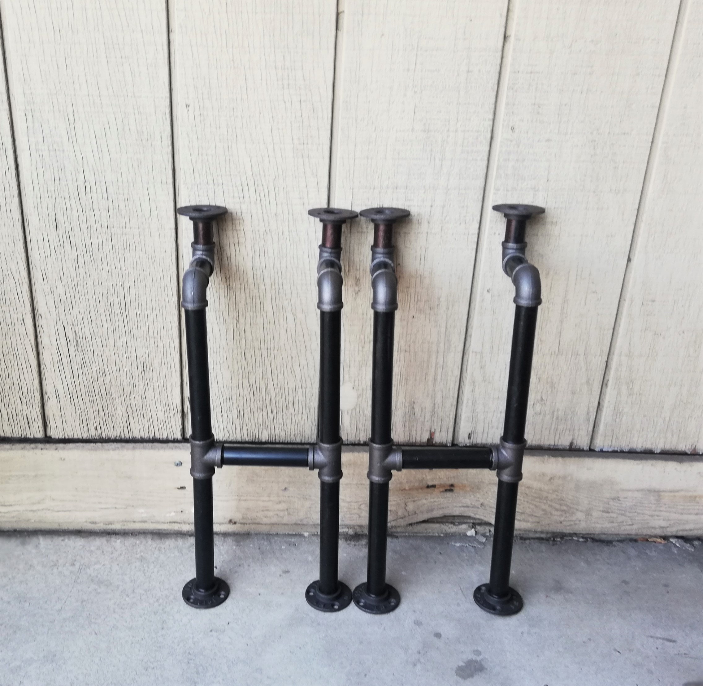 Industrial black pipe legsVintage table legs Iron pipe table Etsy