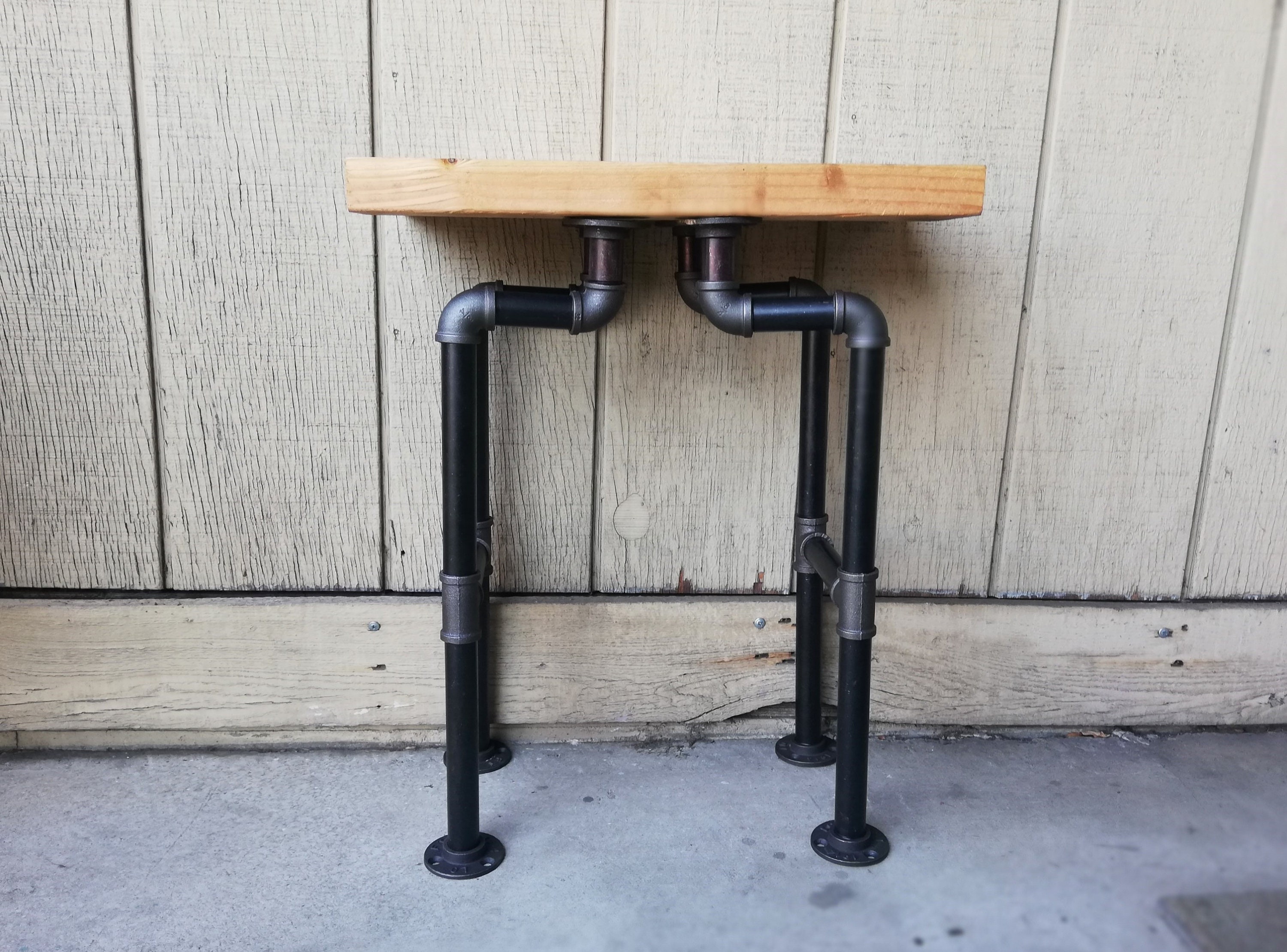 Industrial black pipe legsVintage table legs Iron pipe table Etsy