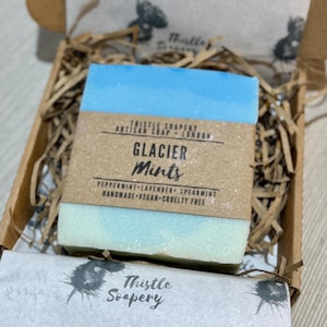 Savon artisanal à la menthe verte et à la menthe poivrée - Vegan, barre naturelle aux huiles essentielles de lavande, beurre de karité et huile de noix de coco pour peau sensible