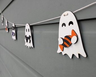 Wooden Ghost Halloween Banner