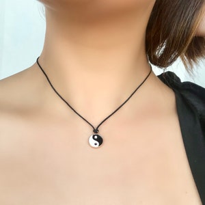 Collar de cordón Yin Yang