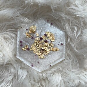 Baby’s Breath Pearlescent Coaster in Hexagonal shape