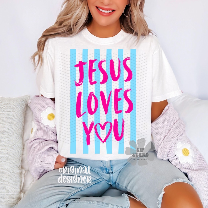 Jesus älskar dig PNG, retro kristen skjortdesign, sublimering och DTF, trendig kyrklig t-shirt, nedladdning av religiös tro, korsets nåd bild 1