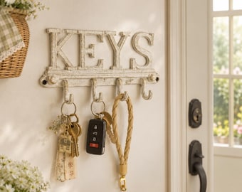 Farmhouse Cast Iron Key Holder Cottagecore Wall Hooks Entryway Key Organizer Rustic White Key Rack Decorative Wall Decor Shabby Chic