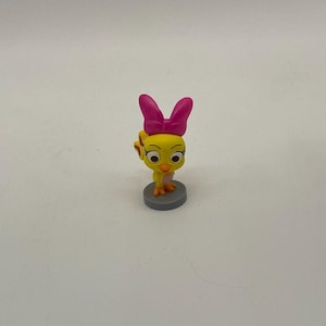 Figurka ptaka Minnie Mouse Rockstar Cuckoo Loka: kolekcjonerska postać Disneya z mikrofonem do zestawów do zabawy dla dzieci