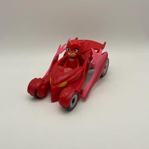 PJ Masks Owlette Red Deluxe Car Toy - Zestaw do zabawy pojazdami superbohaterów dla dzieci do przygód w wieku przedszkolnym