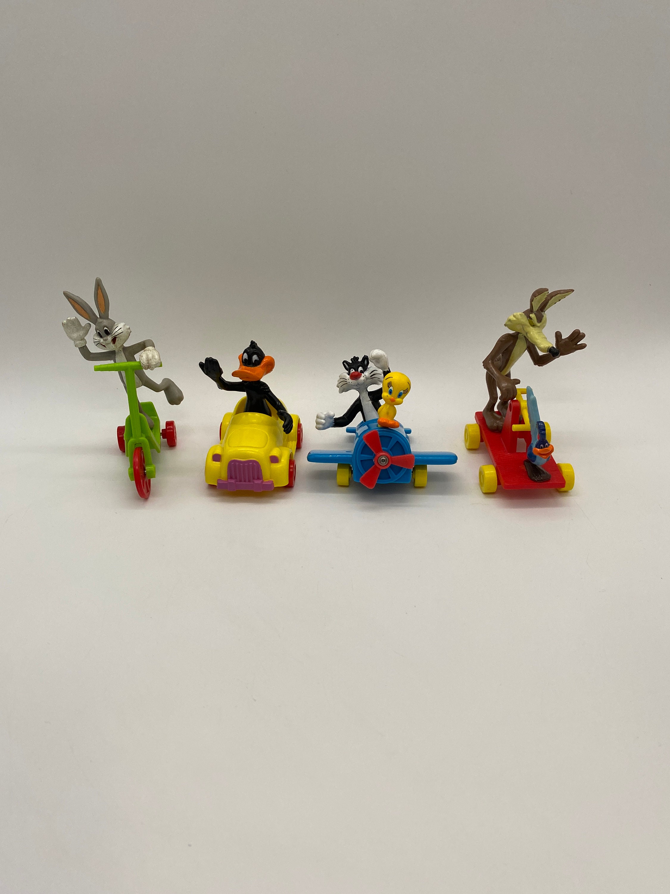 Arby's 1988 - Looney Tunes Figurines with Straight Legs - Complete