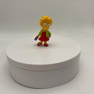 Figurka Lisy Simpson z 2007 r.: zabytkowa kolekcjonerska zabawka z postacią Simpsonów z animowanego serialu telewizyjnego