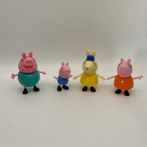 Conjunto de figuras de Peppa Pig (2003): Familia y amigos - 4 personajes del popular programa de televisión preescolar británico