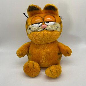 Rare 1981 Garfield Plush: Vintage Cartoon Cat Collectible from Fun Farm