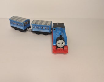 Thomas and Friends Trackmaster, Thomas Car Set, Locomotora de tren motorizada.