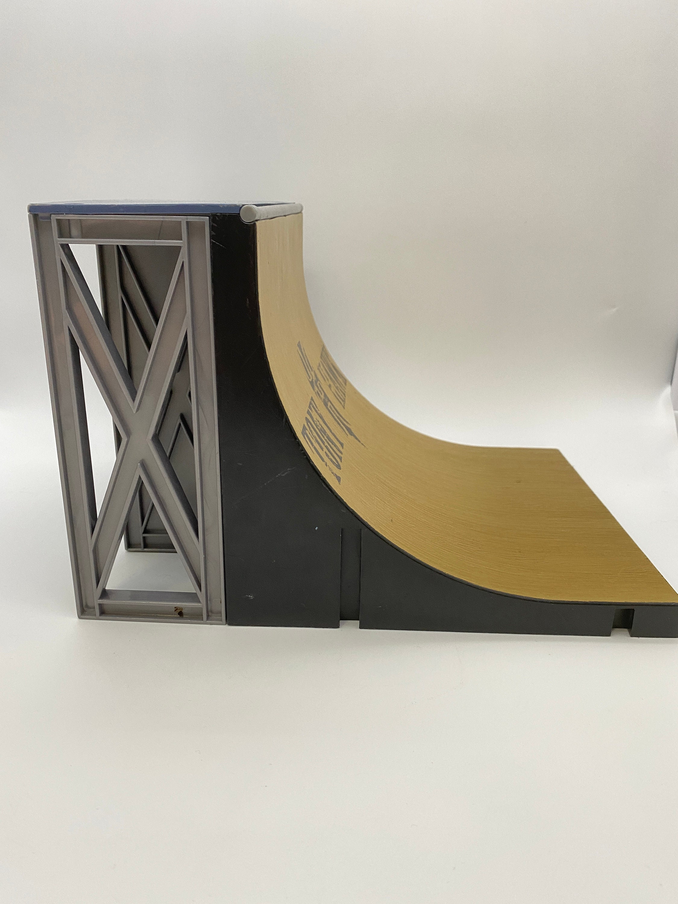 Half Pipe Skateboard Ramp for sale Only 3 left at 75