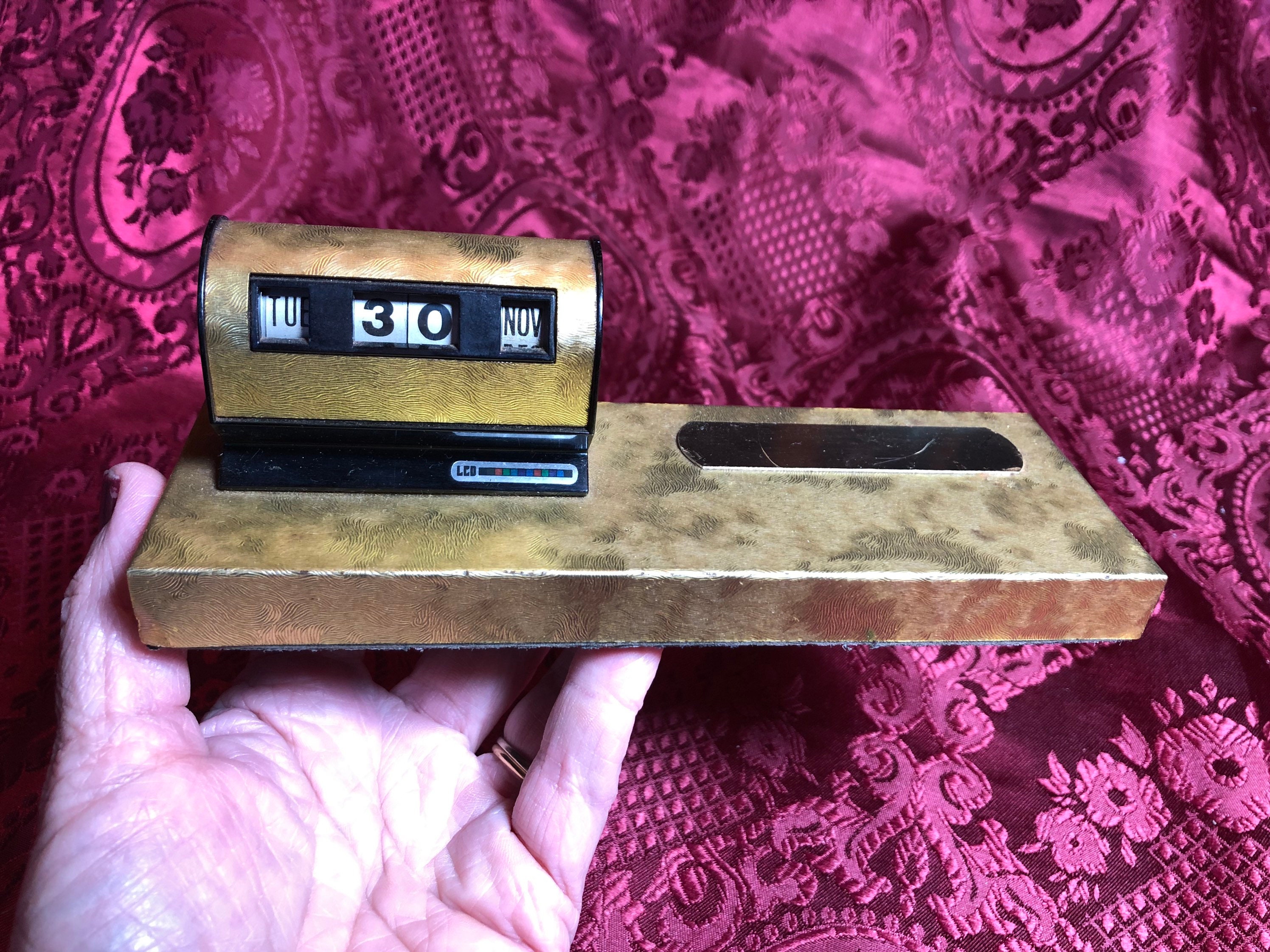 Vintage Desktop Perpetual Calendar, Retro Styling, Black and